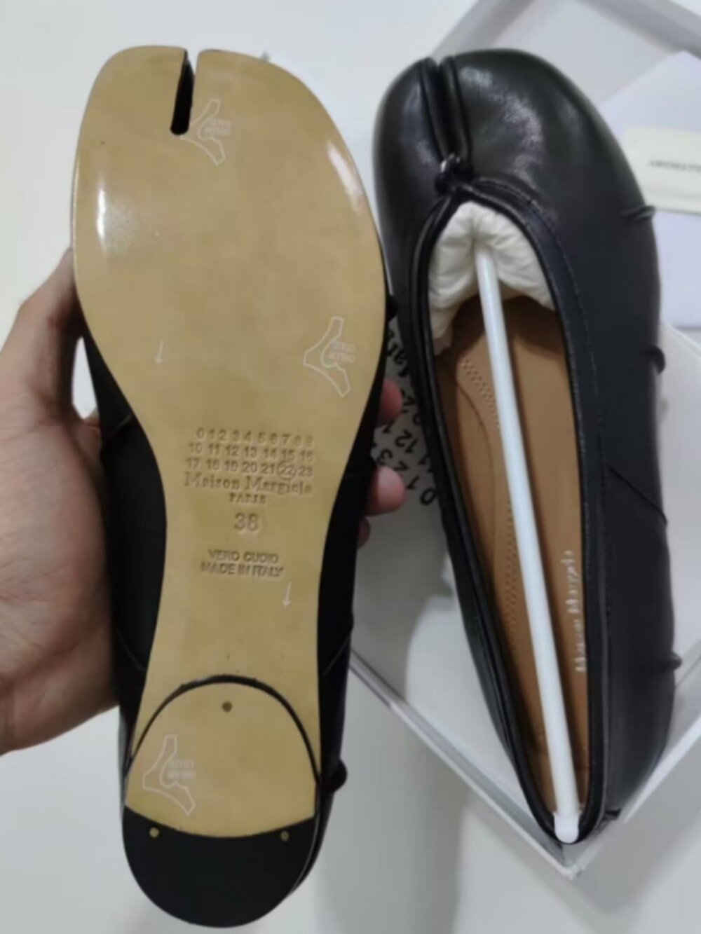Maison Margiela Black Leather Tabi Split-Toe Ballet Flats - Picture 8 of 8